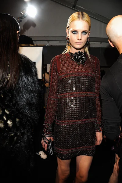Look 25